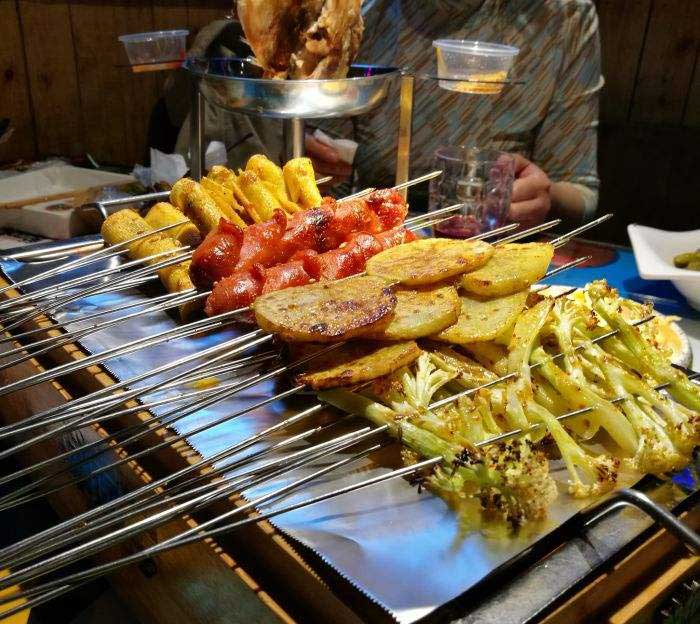 达尔罕茂明安联合音乐烧烤吧